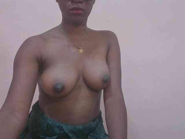 mimie23 Live Webcam on BongaCams
