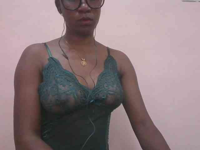 mimie23 Live Webcam on BongaCams