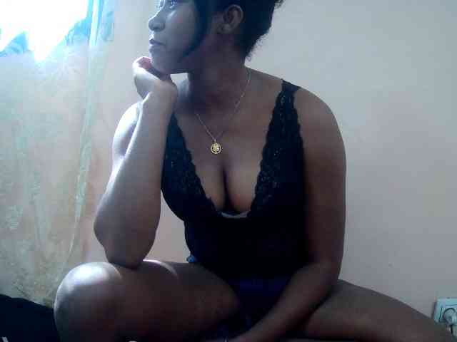 mimie23 Live Webcam on BongaCams