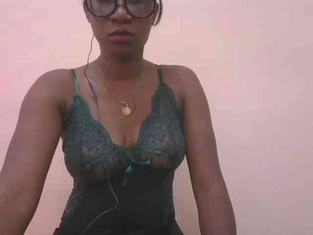 mimie23 Live Webcam on BongaCams