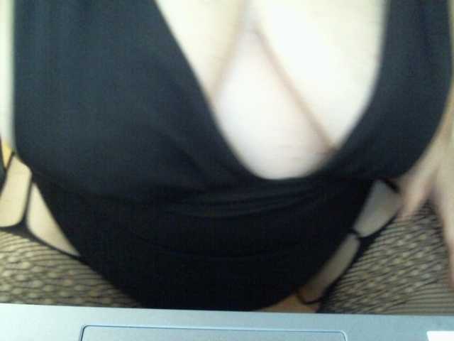 AgilaMipo, live now on BongaCams