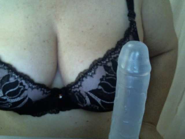 AgilaMipo live cam on BongaCams