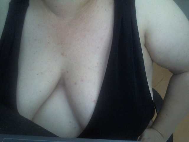 AgilaMipo live cam on BongaCams
