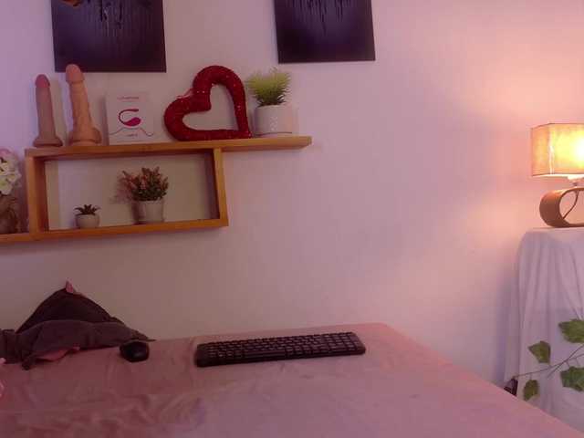 nairagold live cam on BongaCams