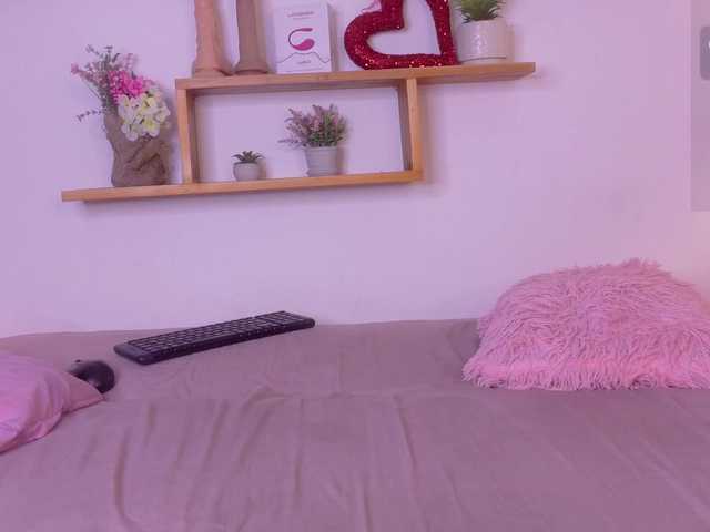 nairagold live cam on BongaCams