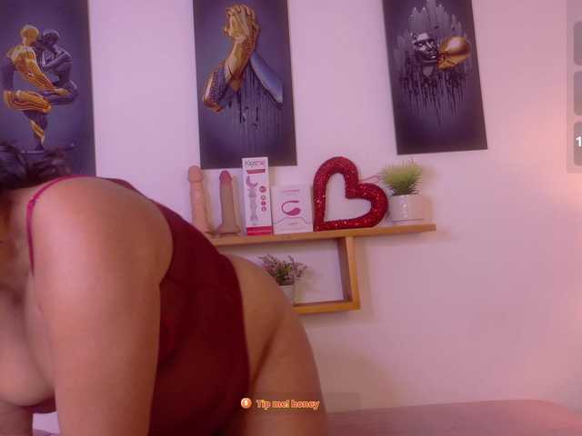 nairagold live cam on BongaCams