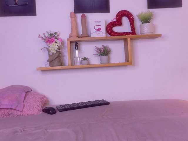 nairagold live cam on BongaCams