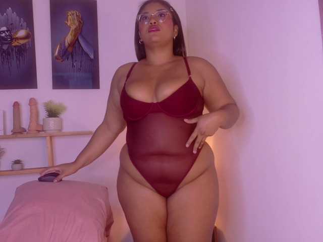 nairagold live cam on BongaCams