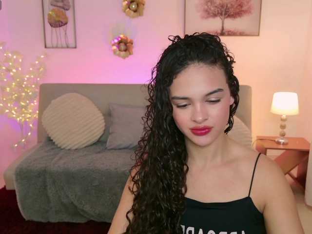 le modèle MaraVelvett- est en webcam porno dans un show sur le site bongacams, il possède les tags suivants: Latino/Hispanic,Brunette,Trimmed
