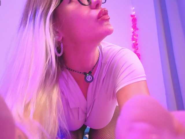 BrILLianteBarb live cam on BongaCams