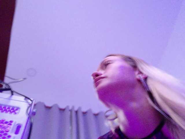 BrILLianteBarb live cam on BongaCams