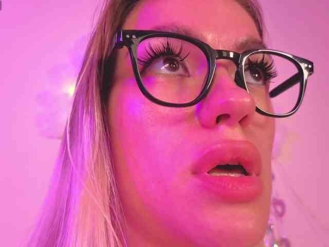 BrILLianteBarb webcam
