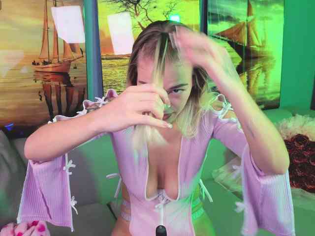 BrILLianteBarb webcam