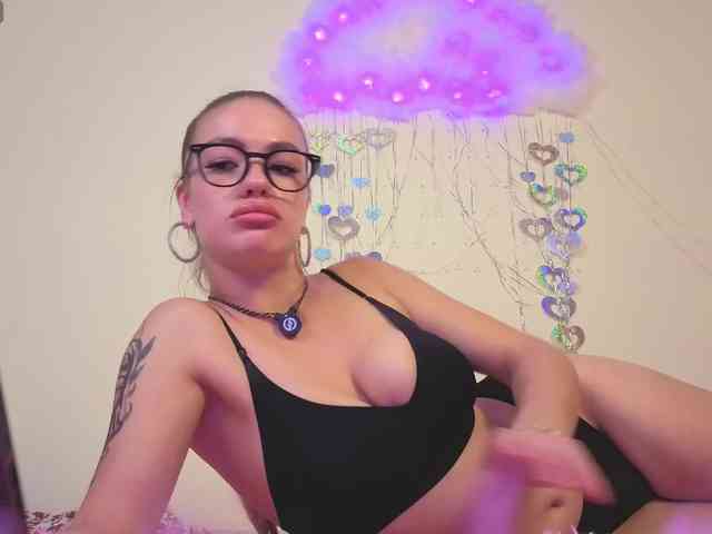 BrILLianteBarb webcam