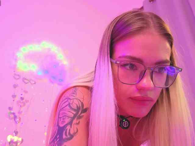 BrILLianteBarb webcam
