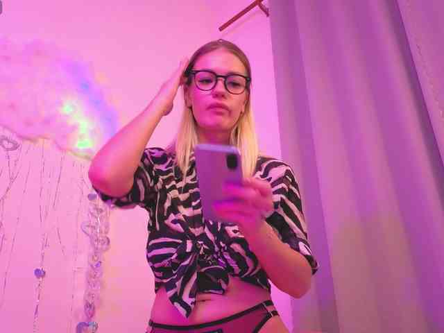 BrILLianteBarb webcam