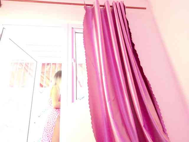 BrILLianteBarb webcam