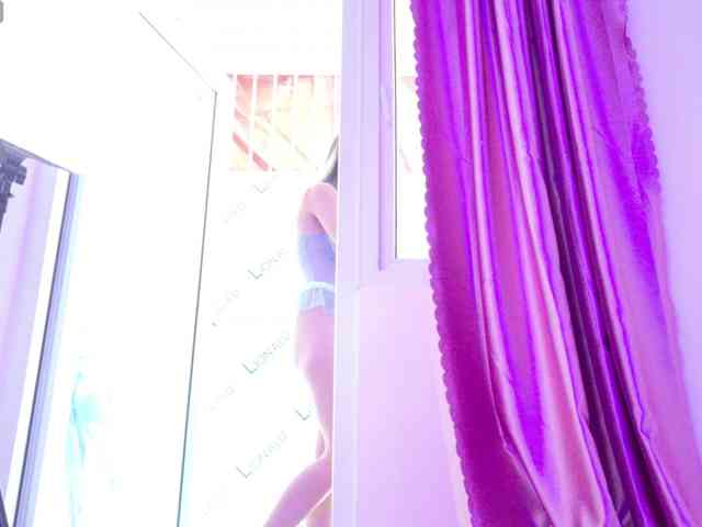 BrILLianteBarb webcam