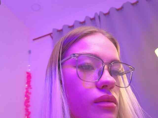 BrILLianteBarb webcam
