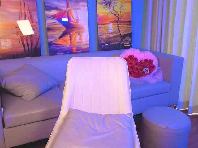 BrILLianteBarb webcam