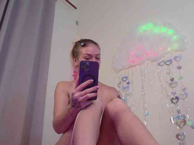 BrILLianteBarb webcam