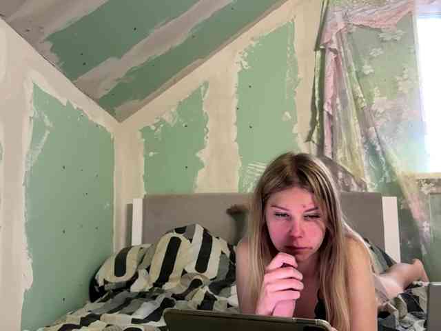 YasmineDrakulic webcam