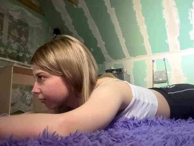 YasmineDrakulic webcam