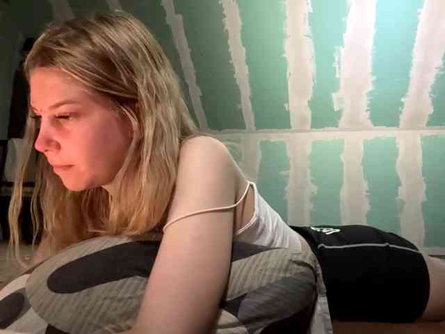 YasmineDrakulic webcam