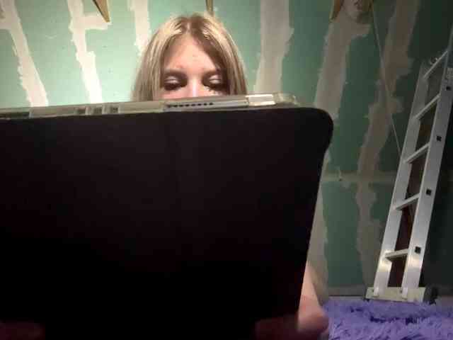 YasmineDrakulic webcam