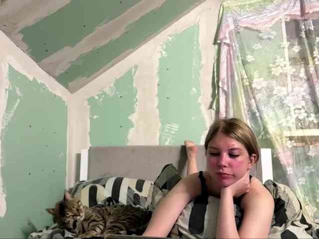 YasmineDrakulic webcam