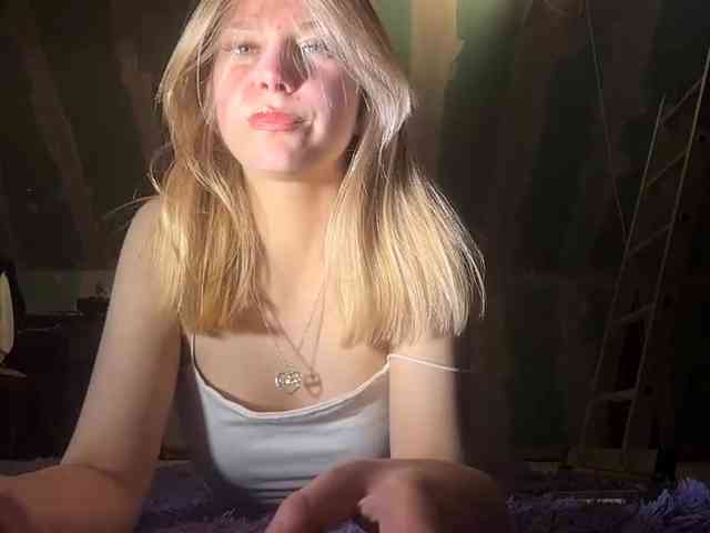 YasmineDrakulic webcam