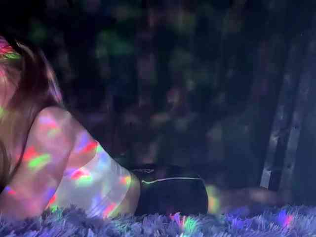 YasmineDrakulic webcam