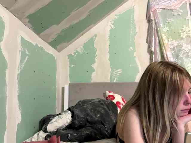 YasmineDrakulic webcam