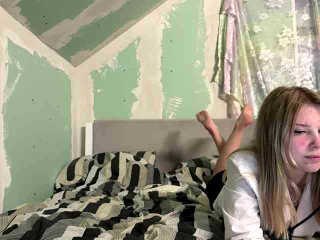 YasmineDrakulic webcam