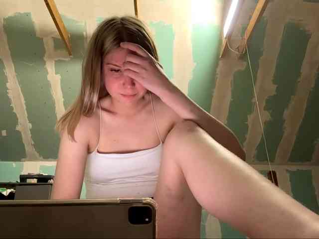 YasmineDrakulic webcam