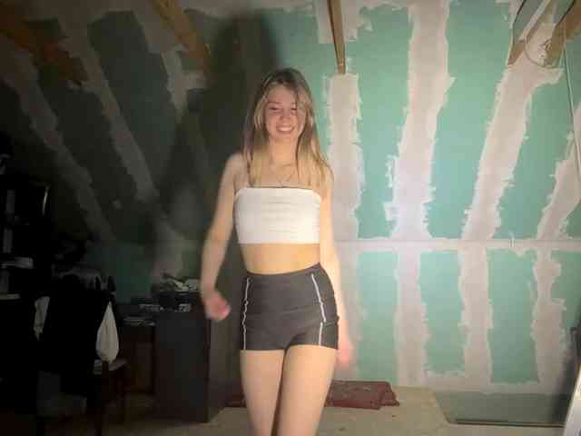 YasmineDrakulic webcam