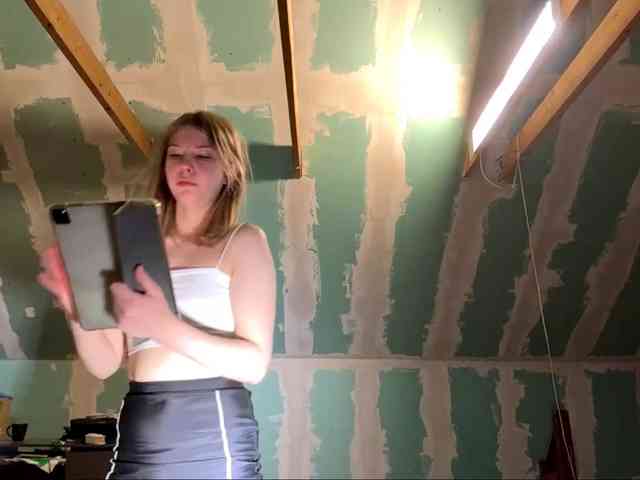 YasmineDrakulic webcam