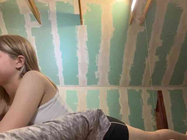 YasmineDrakulic webcam