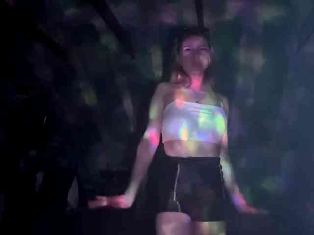 YasmineDrakulic webcam