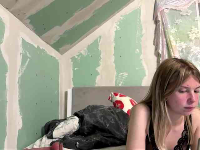 YasmineDrakulic webcam
