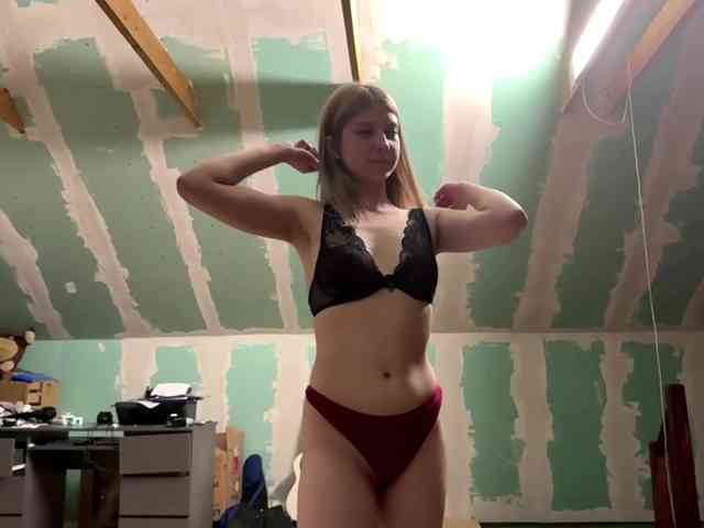 YasmineDrakulic webcam