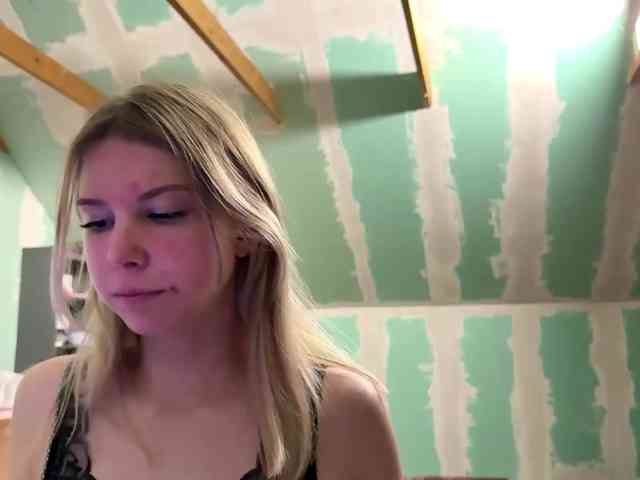 YasmineDrakulic webcam