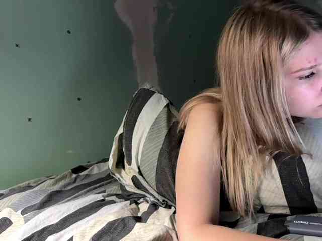 YasmineDrakulic webcam
