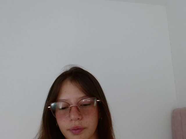 Tiiana live webcam show