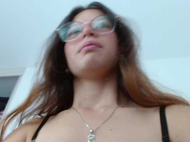 Tiiana live cam on BongaCams