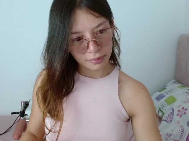 Tiiana live webcam show