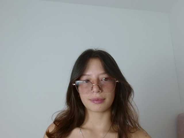 Tiiana live cam on BongaCams
