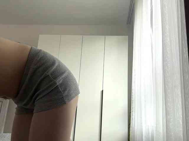 RuthieMilburn webcam