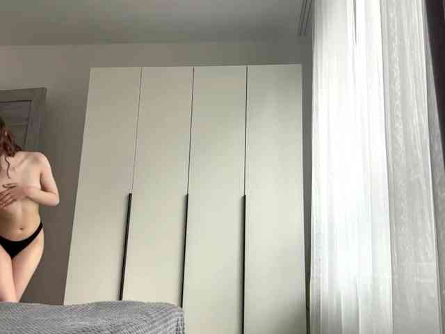 RuthieMilburn webcam