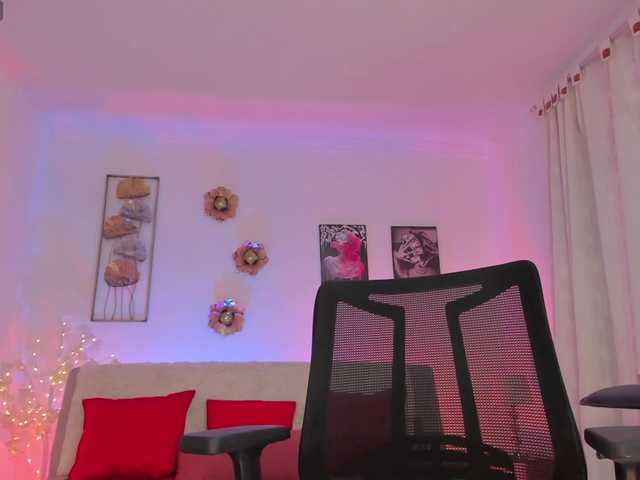 Sofia-Velvet live cam on BongaCams